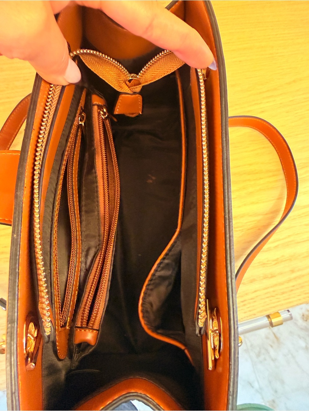 Snake Pattern Medium Handbag - Picture 6 of 8